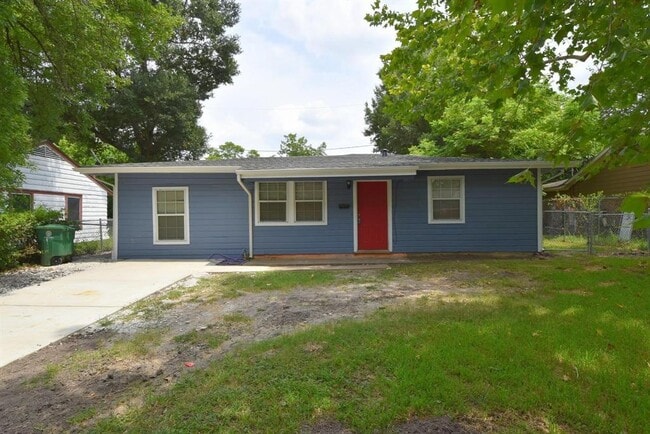 7331 Iwo Jima Rd in Houston, TX - Building Photo - Building Photo