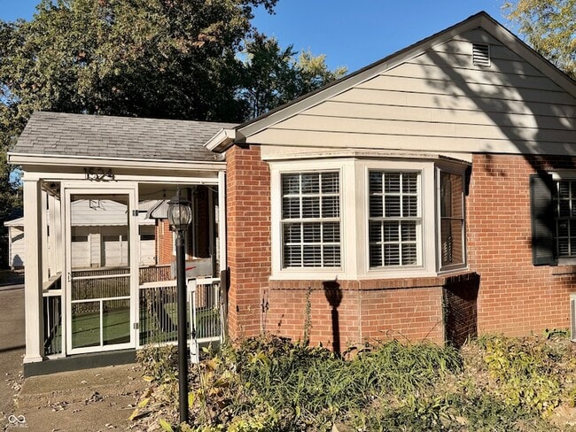 1524 E 54th St in Indianapolis, IN - Foto de edificio - Building Photo