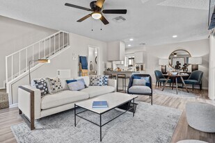 Maxwell Townhomes in San Antonio, TX - Building Photo