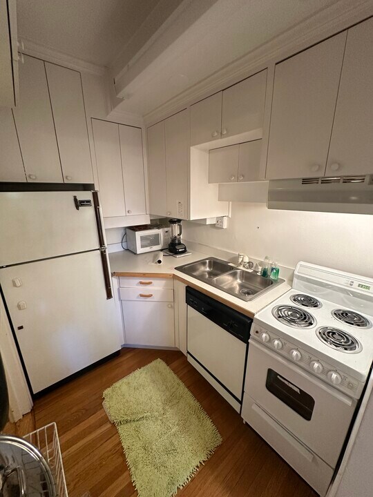 988 Memorial Dr, Unit 283 in Cambridge, MA - Foto de edificio