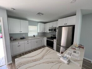 638 SE 13th Ave in Cape Coral, FL - Building Photo - Building Photo