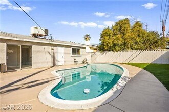 1516 Saylor Way in Las Vegas, NV - Building Photo - Building Photo