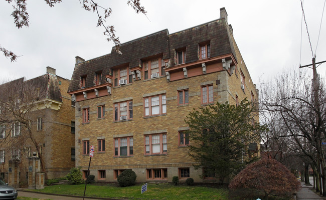 Walden Court in Pittsburgh, PA - Building Photo - Building Photo