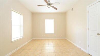 46410 Interstate 10 in Winnie, TX - Building Photo - Building Photo