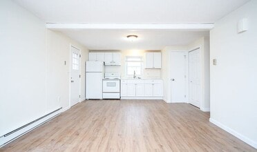 70-72 Sunnyslope Ave in Agawam, MA - Building Photo - Building Photo