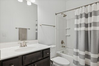 5 Lake Vista Ct in Lake Villa, IL - Building Photo - Building Photo