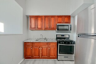 800 N Fulton Ave in Baltimore, MD - Building Photo
