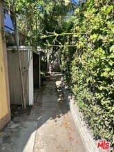 2536 Military Ave in Los Angeles, CA - Foto de edificio - Building Photo