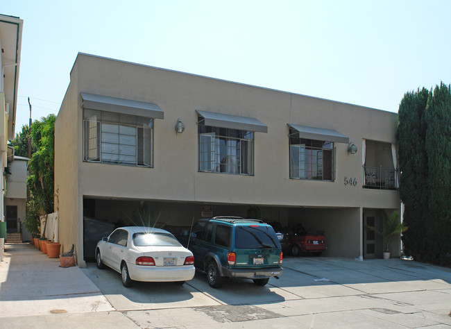 546 N Flores St in Los Angeles, CA - Building Photo - Building Photo