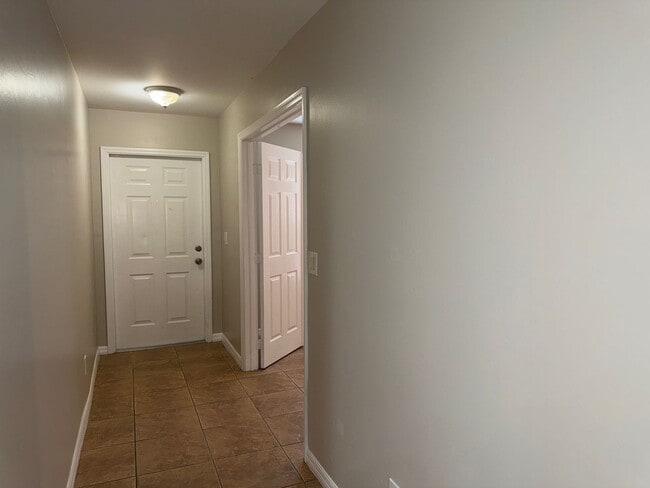 4223 SW Santa Barbara Pl in Cape Coral, FL - Building Photo - Building Photo