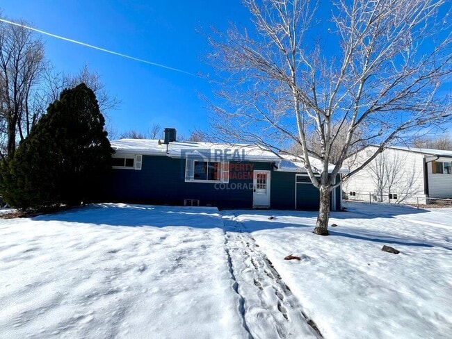 property at 324 Davie Dr