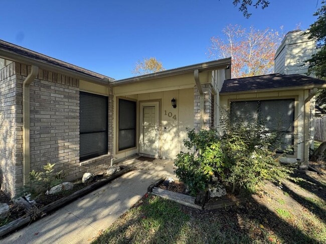 104 Ridgewood Dr in Victoria, TX - Building Photo - Building Photo