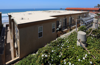 318 S The Strand in Oceanside, CA - Building Photo - Building Photo