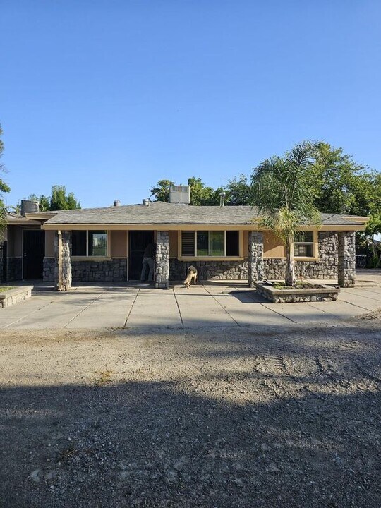 5096 Maple Rd in Vacaville, CA - Building Photo