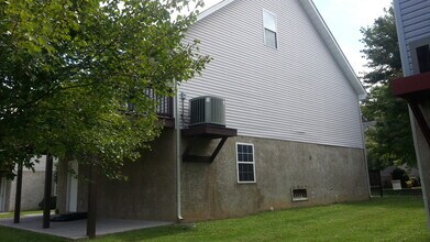 821 Plantation Dr in Pigeon Forge, TN - Foto de edificio - Building Photo