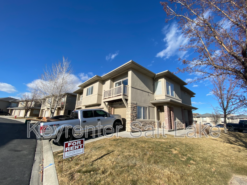 4884 W Aspen Springs Dr in Riverton, UT - Building Photo