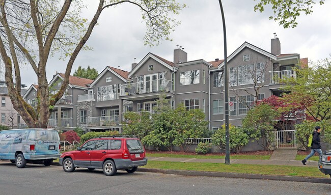 Tiffany Mansion in Vancouver, BC - Building Photo - Building Photo