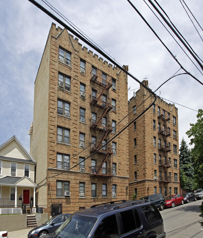 9-15 Glover Ave in Yonkers, NY - Building Photo - Building Photo