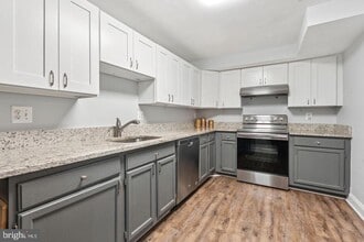 33 Devon Ct in Sterling, VA - Building Photo - Building Photo