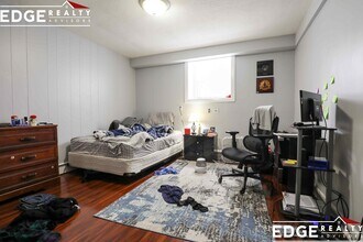 12 Sutherland Rd, Unit A in Boston, MA - Foto de edificio - Building Photo