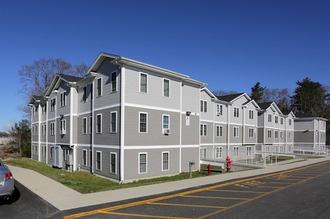 Greenbrier Village in Seekonk, MA - Building Photo - Building Photo