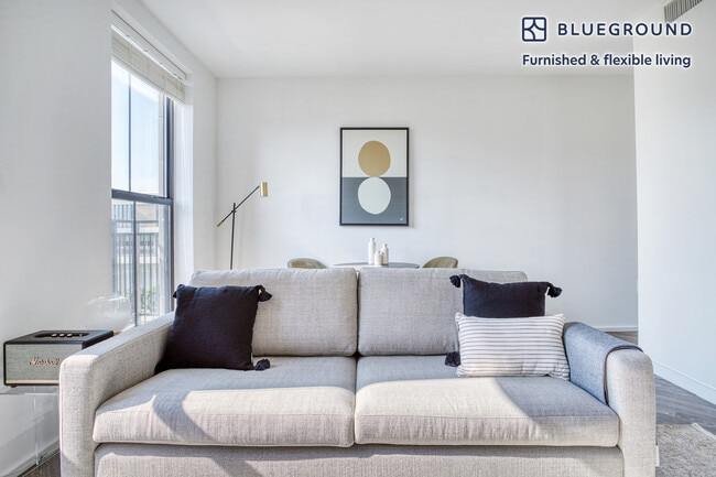 2101 Champlain St NW, Unit FL4-ID306 in Washington, DC - Building Photo - Building Photo