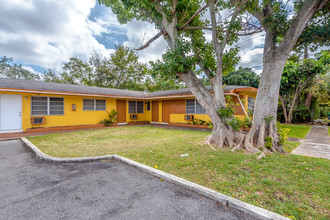 6224 Miramar Pkwy in Miramar, FL - Building Photo - Building Photo