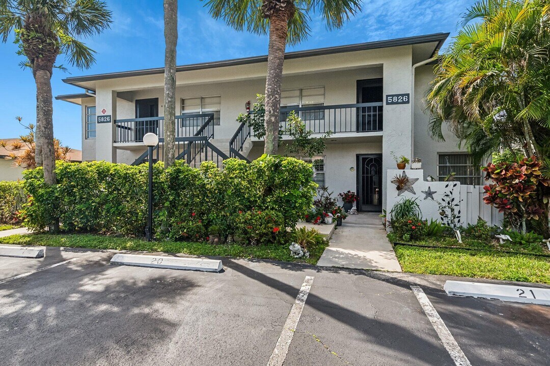 5826 Areca Palm Ct in Delray Beach, FL - Building Photo