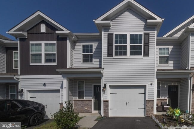 property at 28 Peregrine Way