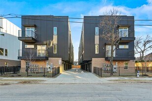 2031 N Prairie Ave in Dallas, TX - Building Photo