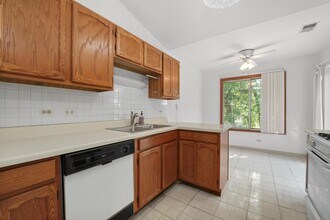 1505 Mercury Dr in Schaumburg, IL - Building Photo - Building Photo