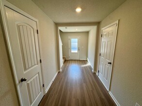 8429 Deerwood Rd in Charlotte, NC - Building Photo - Building Photo