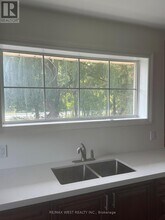 6398 Kingston Rd in Toronto, ON - Building Photo - Building Photo