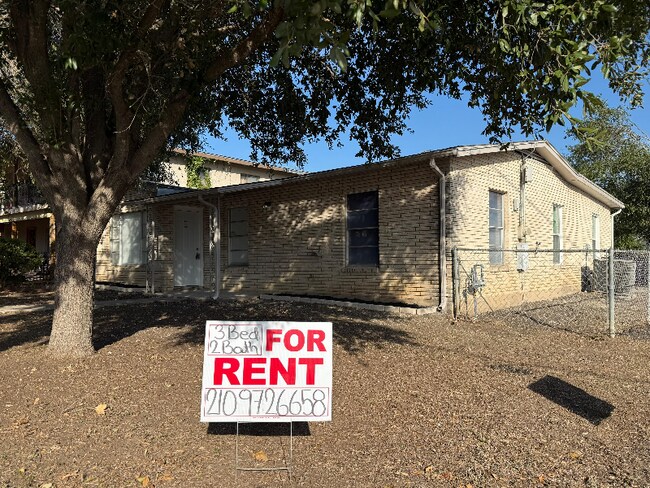 202 Florencia Ave in San Antonio, TX - Building Photo - Building Photo