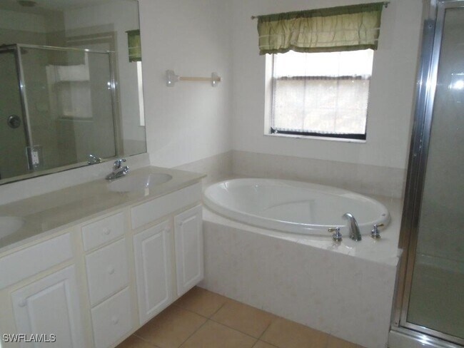 9058 Water Tupelo Rd in Ft. Myers, FL - Building Photo - Building Photo