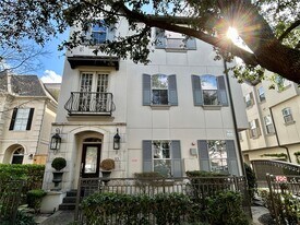 4031 Bellefontaine in Houston, TX - Building Photo