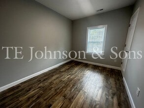 861 W 12th St in Winston-Salem, NC - Foto de edificio - Building Photo