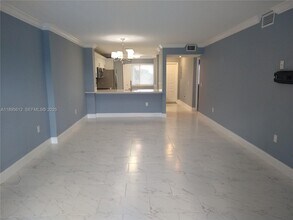 7817 Trent Dr in Tamarac, FL - Building Photo - Building Photo