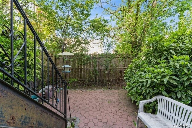 88-07 208th St in Queens, NY - Building Photo - Building Photo