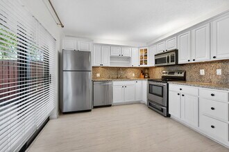 1525 Augusta Cir in Delray Beach, FL - Building Photo - Building Photo