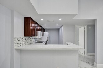 10709 Cleary Blvd in Plantation, FL - Building Photo - Building Photo