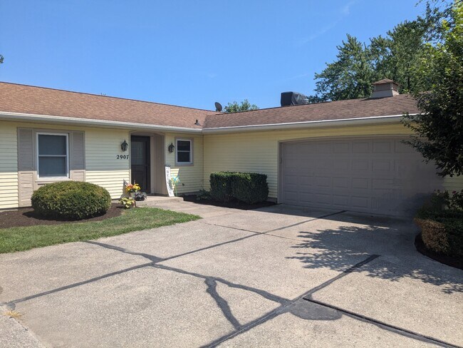 2907 Greenbriar Dr in Fort Wayne, IN - Building Photo - Building Photo