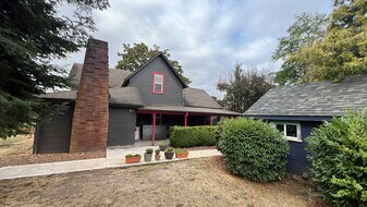 22745 OR-240 in Newberg, OR - Building Photo