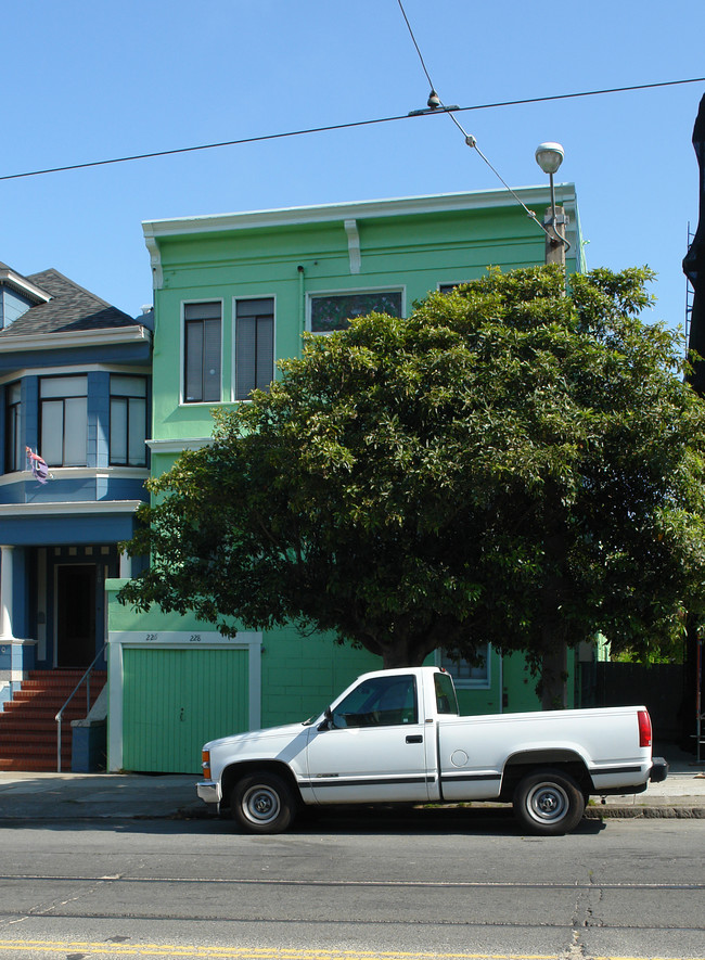 226 Irving St in San Francisco, CA - Building Photo - Building Photo