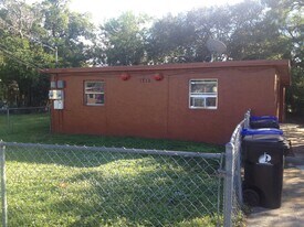 1712 NW 8th Pl in Fort Lauderdale, FL - Building Photo