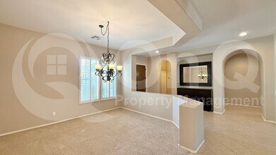 2366 E Glacier Pl in Chandler, AZ - Foto de edificio - Building Photo