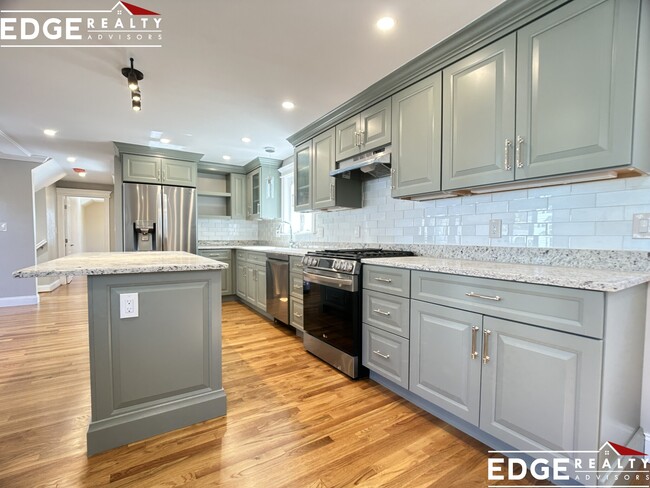 15 Moody St, Unit 1