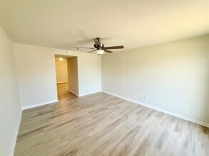 14106 White Heather Dr in Houston, TX - Building Photo - Building Photo