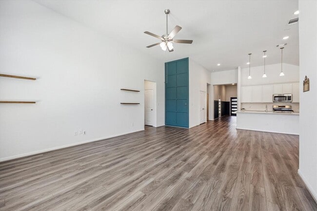 367 Cherrystone Loop in Buda, TX - Foto de edificio - Building Photo