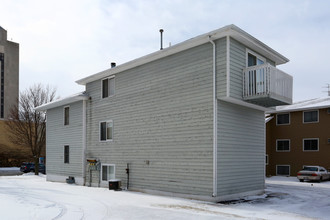 Star Apartments in Dekalb, IL - Foto de edificio - Building Photo